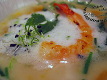 Soupe de courge et gambas à l'émulsion de coco