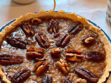 Tarte exotique vanillée aux dattes et aux noix