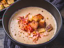 Je prépare cette soupe ardéchoise châtaignes et lard fumé d’antan et c’est toujours un succès