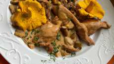 Chapon aux chanterelles
