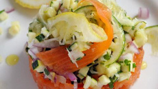 Petit tartare de saumon fumé tout acidulé aux deux citrons !