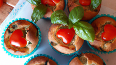 Cupcakes marbrés tomate/basilic, cœur surprise