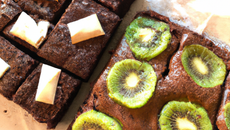 Brownie au chocolat et au kiwi