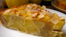 Gâteau de pommes au cidre, amandes et sarasin