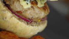 Hamburger à l'agneau, coings et coca bio