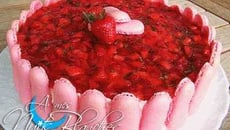 Charlotte Macaron aux fraises et citron Vert