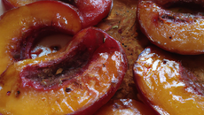 Pêches rôties aux épices