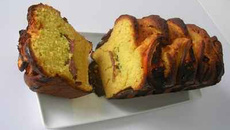 Cake au canard à l'orange et aux baies roses