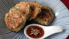 Nira tsukune: bouchées de poulet à la japonaise