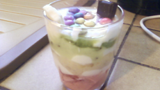 Verrine kiwi-banane-fraise