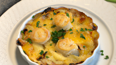 Cassolette de St Jacques au riesling