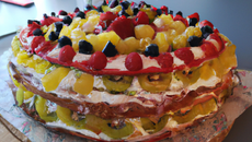 Génoise pliée aux fruits