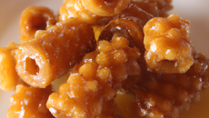 Roulés frits au miel