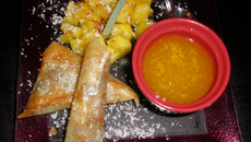 Nems d'ananas et sa sauce à l'orange