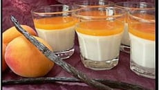 Panna cotta vanille au coulis d'abricot