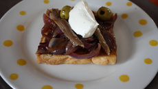 Tartine Harrys de fondue d'oignons et St Môret®