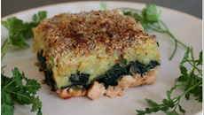 Parmentiers de saumon aux épinards en croûte de noisettes