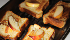 Pommes au four sur toasts