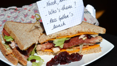 Le sandiwch aux restes de Thanksgiving de Ross