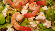 Salade de chèvre frais aux crevettes