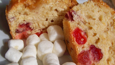 Muffins aux fruits rouges séchés et marshmallows