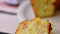 Gâteau rayures zébrées à la confiture de cerises griottes et au citron