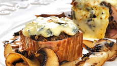 Filet mignon aux champignons gratiné au Bresse Bleu