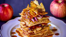 Mille-feuilles croustillant aux pommes et au caramel
