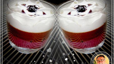 Panna cotta au chocolat et fruits rouges