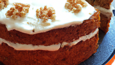 Cake aux carottes, feta et noix facile