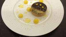 Tarte au chocolat et à la mangue