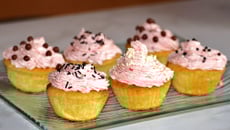 Cupcakes à la framboise et à la noix de coco