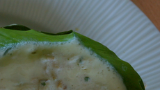 Flan de poisson en barquette de feuilles de bananier