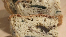 Pain de pommes de terre aux cèpes et à l'ail