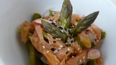 Asperges vertes et sauce mandarine