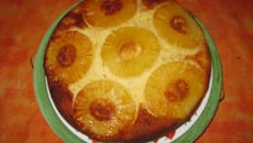 Gâteau au yaourt à l'ananas et au caramel