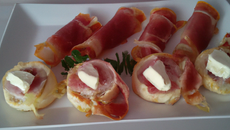 Aumonière de jambon fumé au chèvre cendré