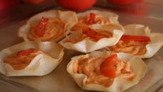 Mousse de poivrons en coques croustillantes
