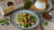 Casarecce de pois chiches, tomates, brocolis et ricotta