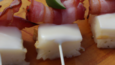 Brochettes de lard apéritif