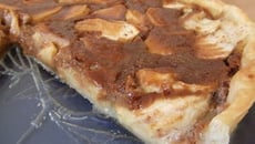 Tarte crémeuse aux pommes et aux Carambars