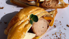 Chausson aux pommes et au foie gras