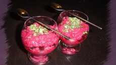 Verrines toutes roses à la crème de betterave