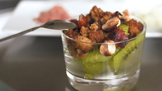 Crumble kiwi-noisette