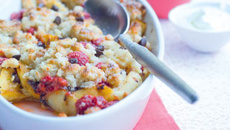 Crumble pomme framboise et chocolat