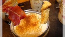 Tiramisu parmesan-tomates confites et sa chips de jambon de Parme