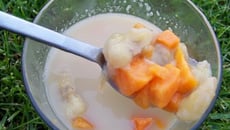 Kolak: soupe froide de lait de coco à la patate douce et à la banane!