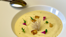 Velouté de topinambours, ail et fines herbes