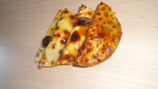 Mezzaluna du Sud (aux chèvre,poivrons, et tomates séchées)