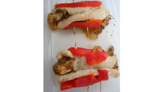 Dinde roulée aux snickers en habit rouge